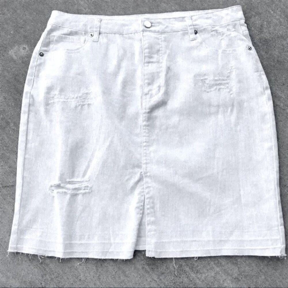 Faded Glory Distressed White Denim Skirt Womens Size 12